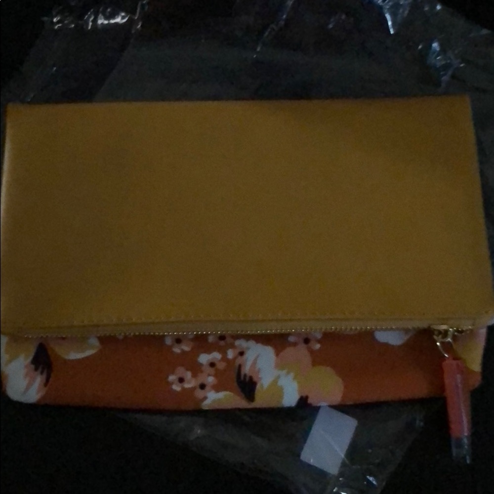 Flower printed clutch purse